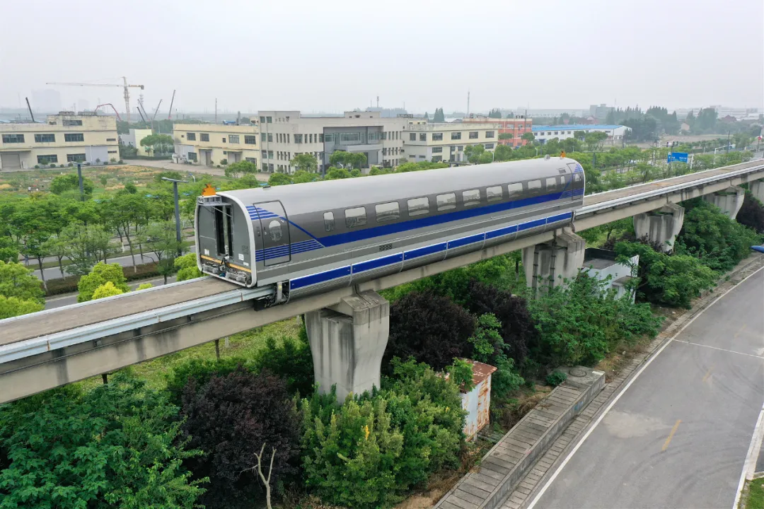 超級重磅！時速600公里高速磁浮試驗樣車成功試跑