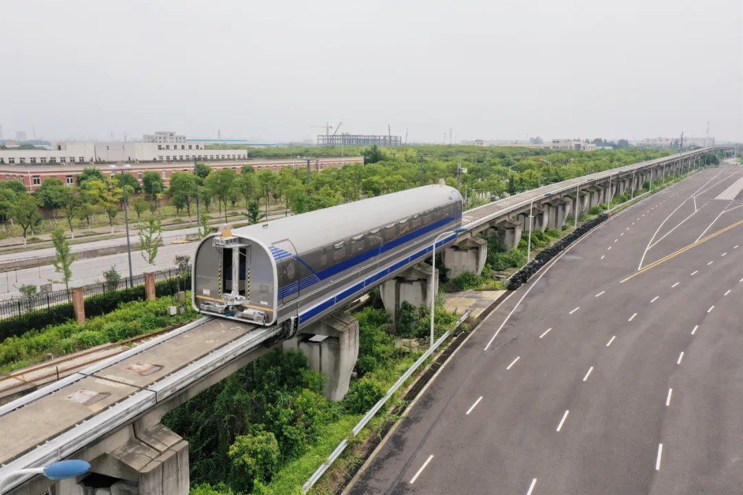 超級重磅！時速600公里高速磁浮試驗樣車成功試跑